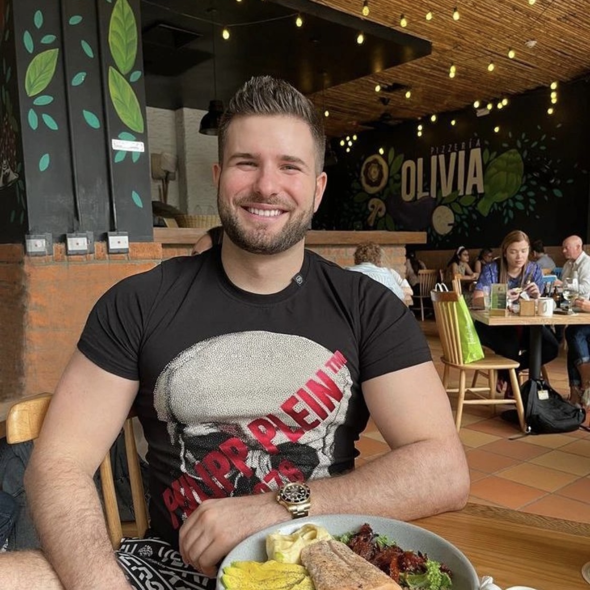 在线轰炸机电话软件用户james，很满意在线轰炸机电话软件